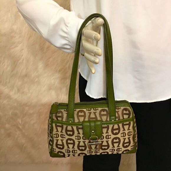 Etienne Aigner Spacious mini Bag - Picture 3 of 10